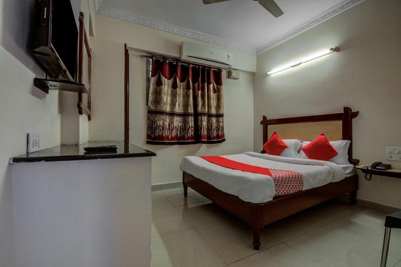 Oyo Hotel Lakshmi Paradise Βιζαχαπατνάμ Εξωτερικό φωτογραφία